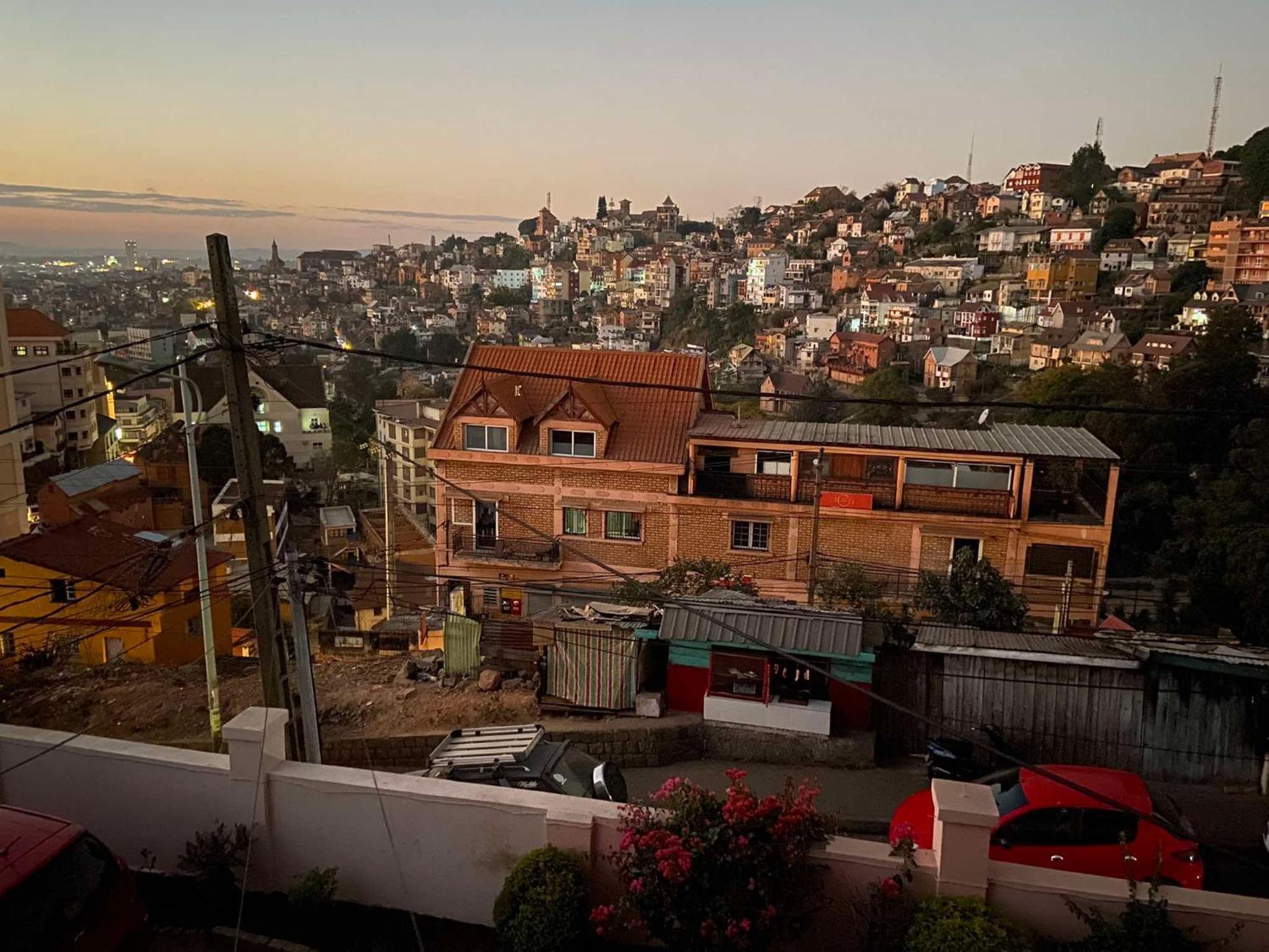 M'Serenity Guest House Antananarivo Bagian luar foto