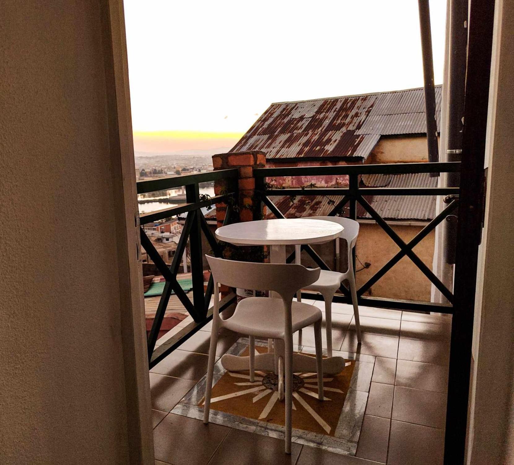 M'Serenity Guest House Antananarivo Bagian luar foto